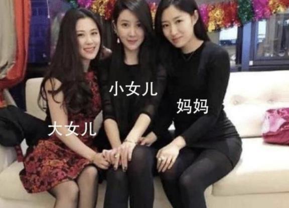 可乐妈被网友爆料视频,网友曝光可乐妈视频引发热议 第2张 可乐妈被网友爆料视频,网友曝光可乐妈视频引发热议 第2张
