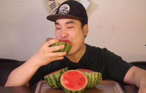 网上吃瓜网红是谁,揭秘“网上吃瓜网红”背后的故事 第2张 网上吃瓜网红是谁,揭秘“网上吃瓜网红”背后的故事 第2张