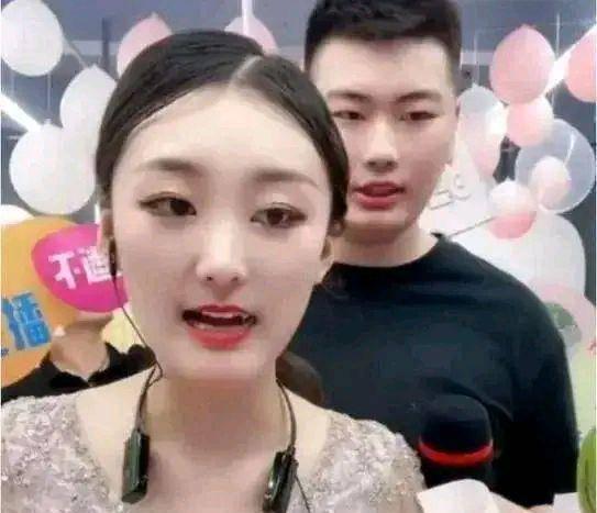 小伟烧烤西施爆料视频,揭秘烧烤界背后的秘密 第3张 小伟烧烤西施爆料视频,揭秘烧烤界背后的秘密 第3张