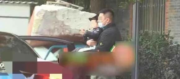 最新吃瓜爆料抓奸,夫妻俩上演捉奸大戏  第3张